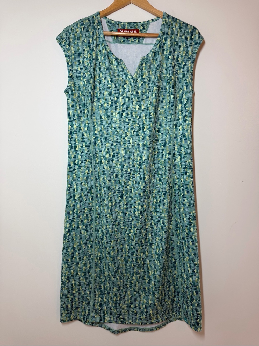Simms Medium fishing midi dress green abstract patter sleeveless soft wicking